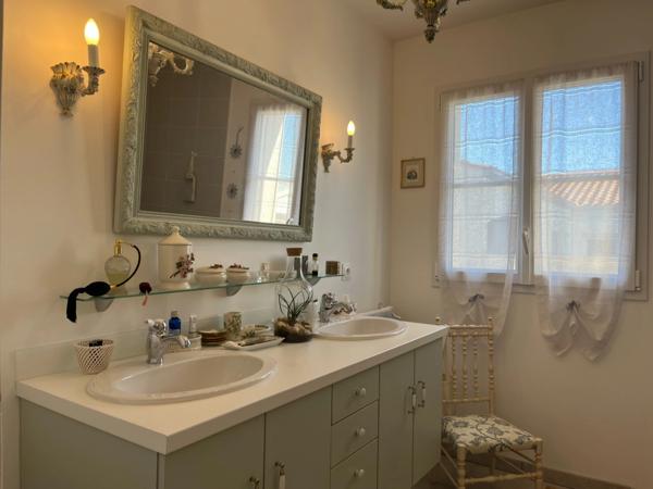 Maison élégante et fonctionnelle - 5 pièces - proche centre-bourg et des plages