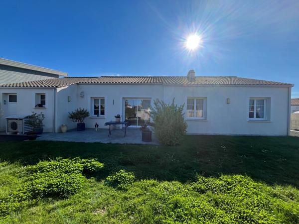 Maison élégante et fonctionnelle - 5 pièces - proche centre-bourg et des plages