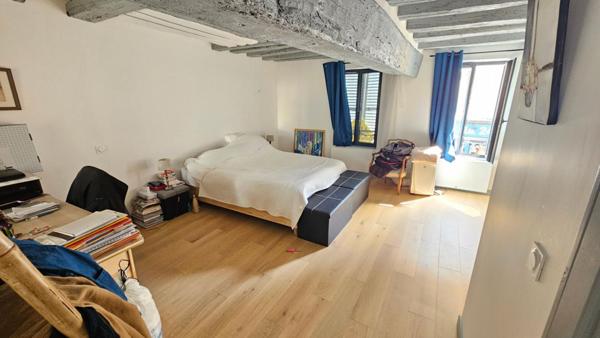 Houdan centre / RARE / Appartement entièrement rénové avec matériaux de qualité / 3 chambres