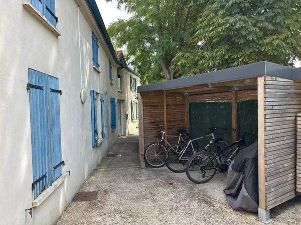 Vente                                                      Appartement
                        
                     1 pièces                      16 m2                     à Aytré
