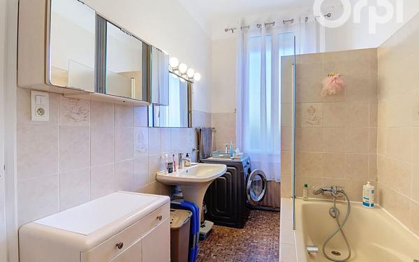 Appartement à vendre    5 pièces • 114,85 m2 Toulon