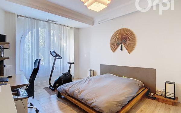 Appartement à vendre    5 pièces • 114,85 m2 Toulon