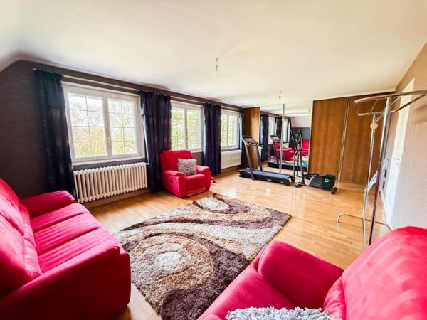 Maison semi plain-pied 220M², 5 à 6 chambres, sous sol complet jardin paysagé