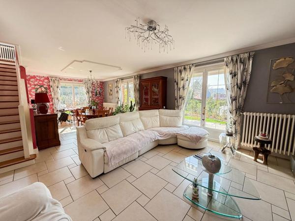 Maison semi plain-pied 220M², 5 à 6 chambres, sous sol complet jardin paysagé