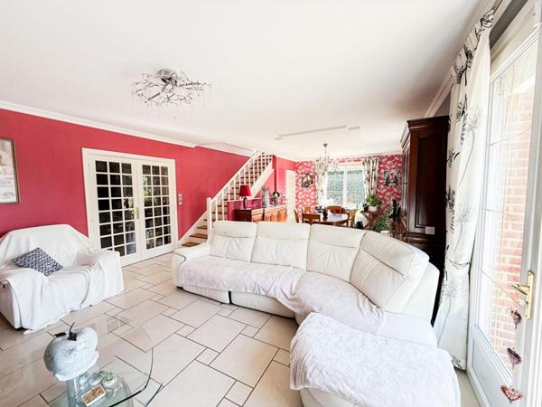 Maison semi plain-pied 220M², 5 à 6 chambres, sous sol complet jardin paysagé