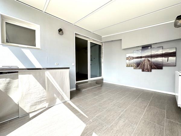 Maison 70 m2, 2 chambres, terrasse, jardin, véranda, garage, sous-sol