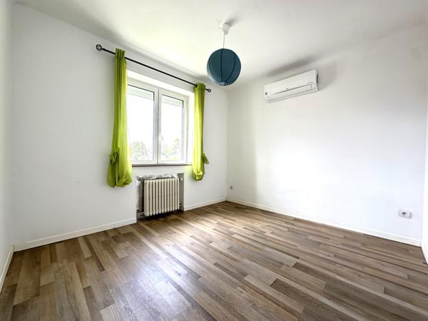 Maison 70 m2, 2 chambres, terrasse, jardin, véranda, garage, sous-sol