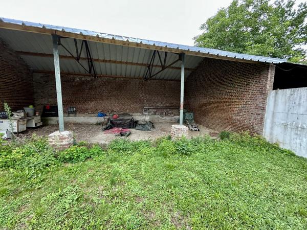 MAISON AVEC HANGAR DE 80 M2.