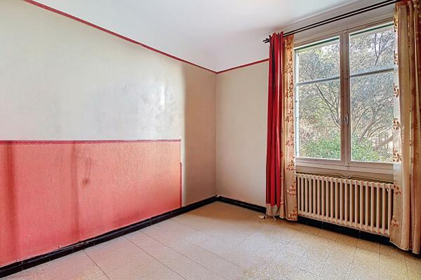 Maison de plain pied avec annexes de 62 m² sur 881 m² de parcelle