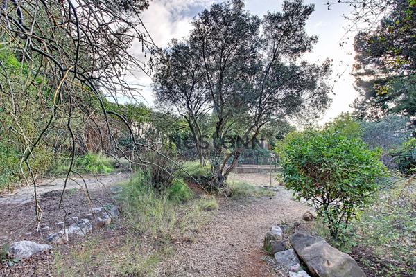 Maison de plain pied avec annexes de 62 m² sur 881 m² de parcelle