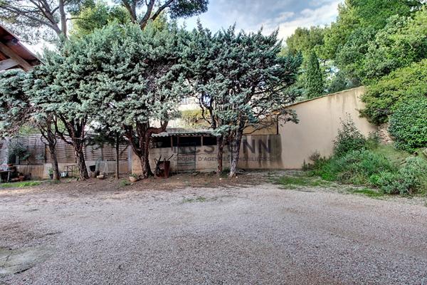 Maison de plain pied avec annexes de 62 m² sur 881 m² de parcelle