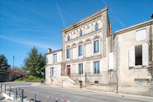 Maison à vendre |  Saintes |  7 pièces | 193 m²
