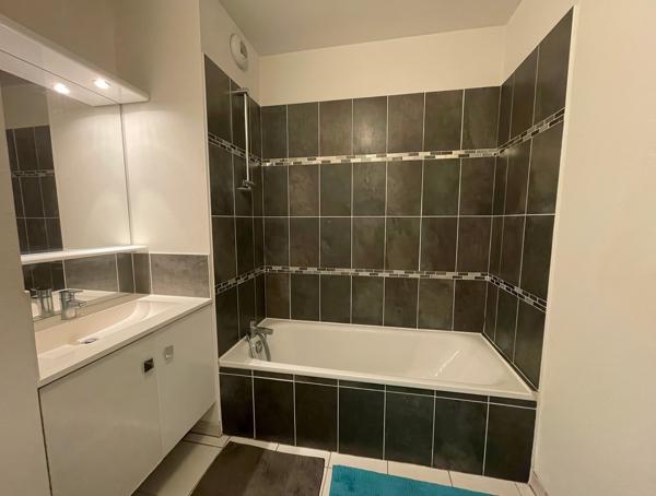 Appartement T3 de 65 m² dans immeuble récente Mérignac Capeyron.