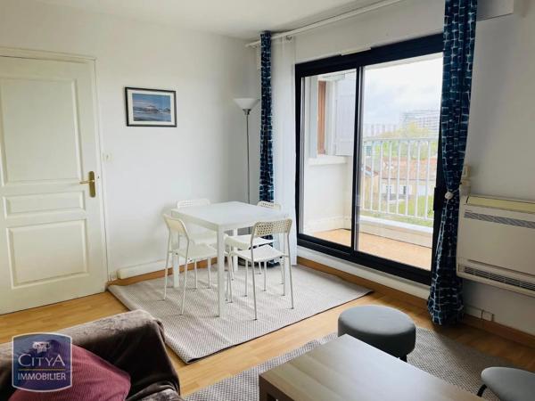 Appartement à louer 2 pièces 39.33m² Bordeaux (33000)
