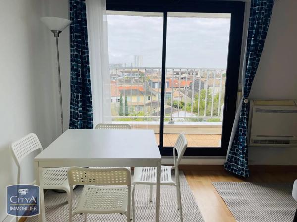 Appartement à louer 2 pièces 39.33m² Bordeaux (33000)