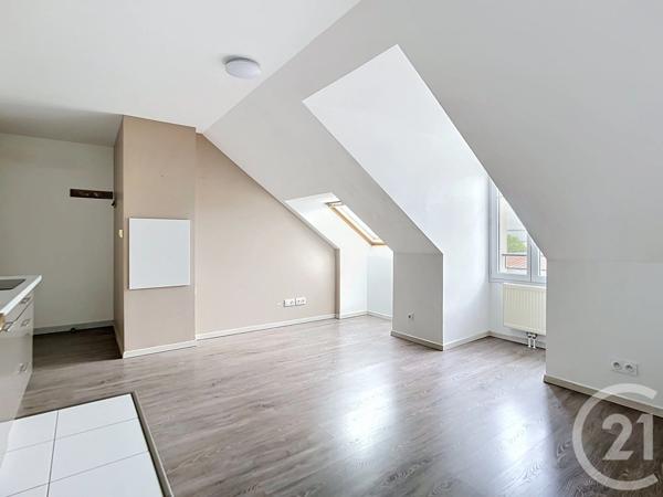 Appartement F2 à vendre  2 pièces - 30 m 2   CREPY EN VALOIS  - 60