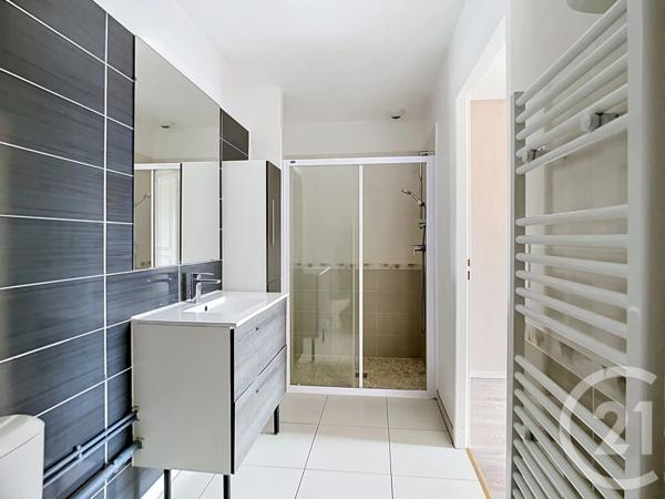 Appartement F2 à vendre  2 pièces - 30 m 2   CREPY EN VALOIS  - 60