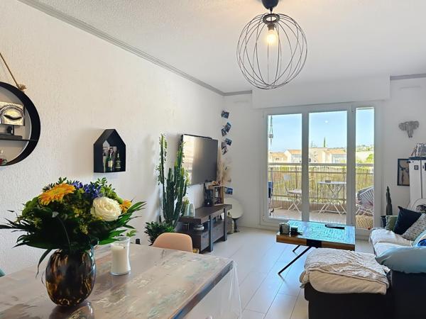 Appartement T2 – Vue dégagée avec aperçu mer – Sanary-sur-Mer