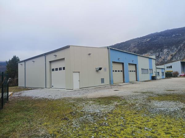 Local industriel rénové, modernité et fonctionnalité