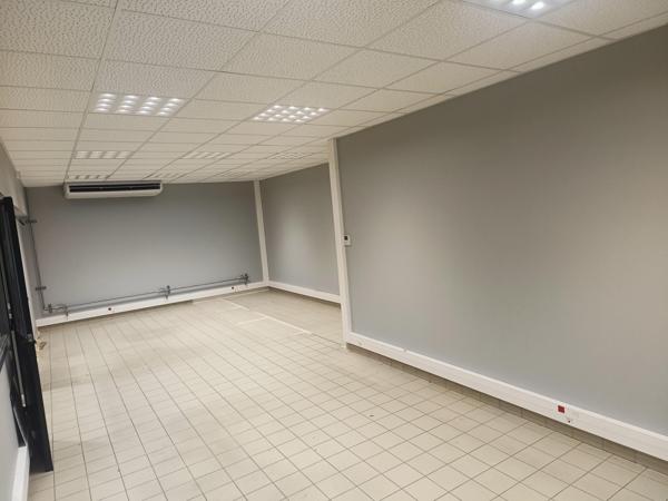 Local industriel rénové, modernité et fonctionnalité