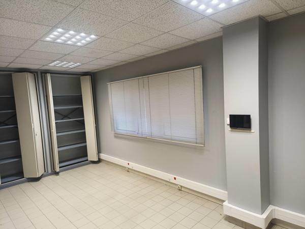 Local industriel rénové, modernité et fonctionnalité