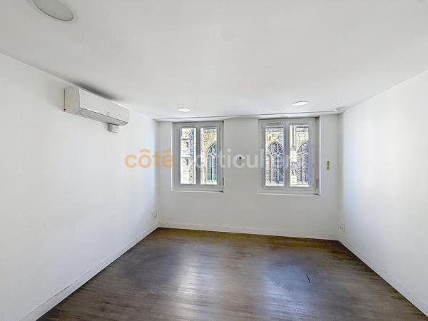 Vente
                Immeuble537 m² - 24 Pièces -
                    CONCHES EN OUCHE (27190)