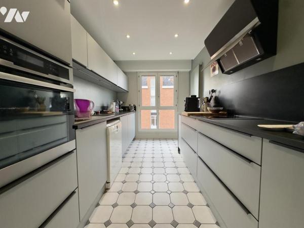 RARE A LA VENTE EN CENTRE VILLE : APPART T4 TRAVERSANT DE 133M² 2 BALCONS GARAGE+ PARKING