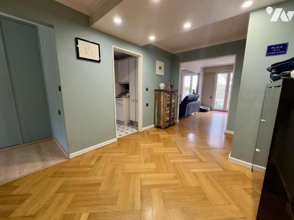 RARE A LA VENTE EN CENTRE VILLE : APPART T4 TRAVERSANT DE 133M² 2 BALCONS GARAGE+ PARKING