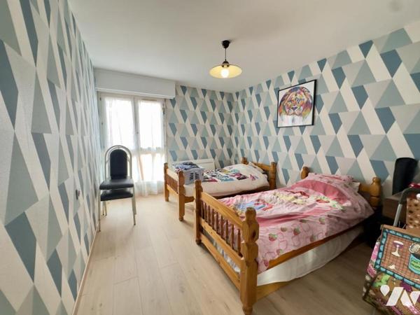 RARE A LA VENTE EN CENTRE VILLE : APPART T4 TRAVERSANT DE 133M² 2 BALCONS GARAGE+ PARKING