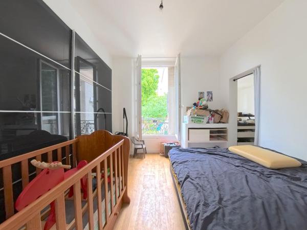 A Corbeil-Essonnes, appartement 2 pièces, jardin 95 m2, occupé, à 2 pas de la gare