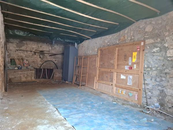 À vendre - Maison mitoyenne 1 côté, 5 pièces située à Saint-Rémy-du-Val (72600)