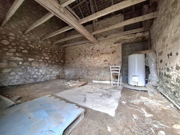 À vendre - Maison mitoyenne 1 côté, 5 pièces située à Saint-Rémy-du-Val (72600)