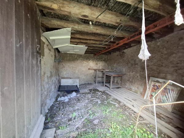 À vendre - Maison mitoyenne 1 côté, 5 pièces située à Saint-Rémy-du-Val (72600)