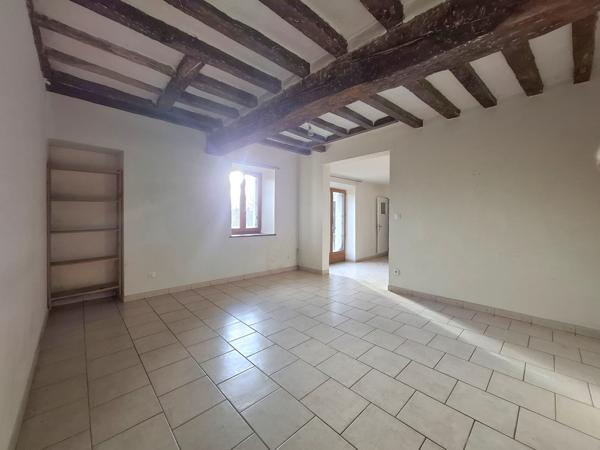 À vendre - Maison mitoyenne 1 côté, 5 pièces située à Saint-Rémy-du-Val (72600)