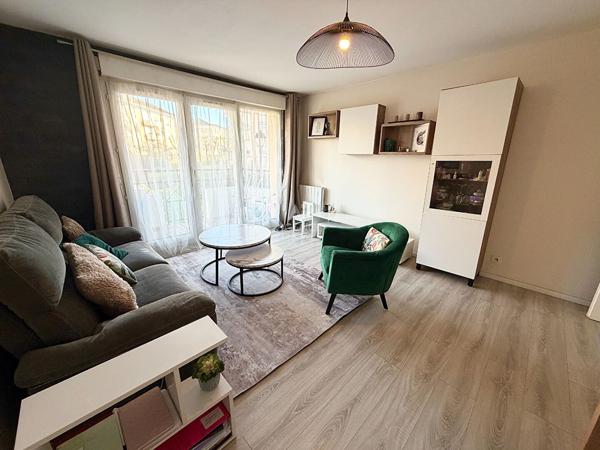 Appartement Cergy 3 pièce(s) 55.85 m2 180 000 € **  - Référence  2278