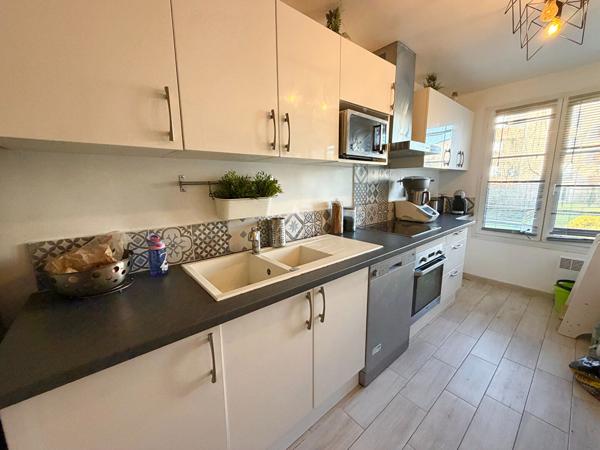 Appartement Cergy 3 pièce(s) 55.85 m2 180 000 € **  - Référence  2278