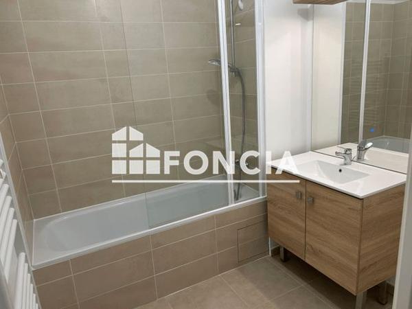 Location Appartement 4 pièces 75.8 m² - 90 CHEMIN DU MAS DE TESTE Nimes 30000