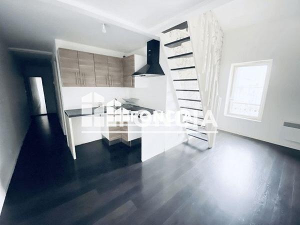 Location Appartement 2 pièces 35.98 m² - 143 COURS LIEUTAUD/8 AV CDT IMHAUS Marseille 13006