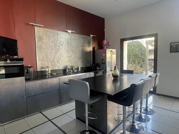 Maison Paulhan 6 pièce(s) 180 m2