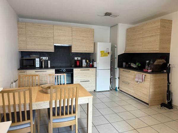 Lyon 9  T2 pièces 41 m2