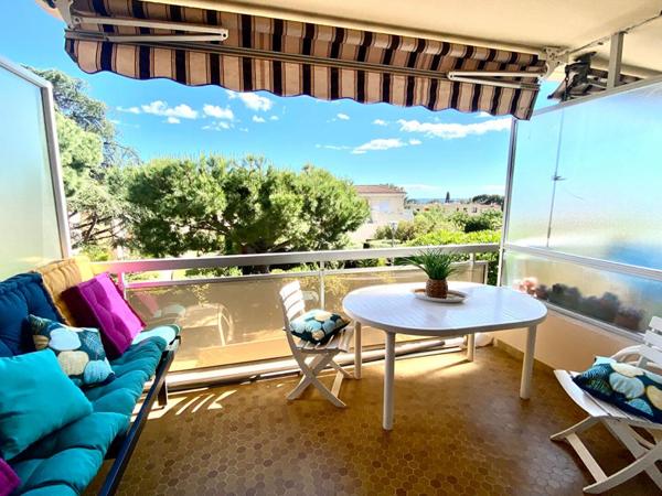 Appartement Bandol type 2 vue mer , parking et cave