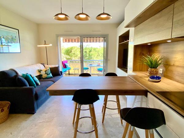 Appartement Bandol type 2 vue mer , parking et cave