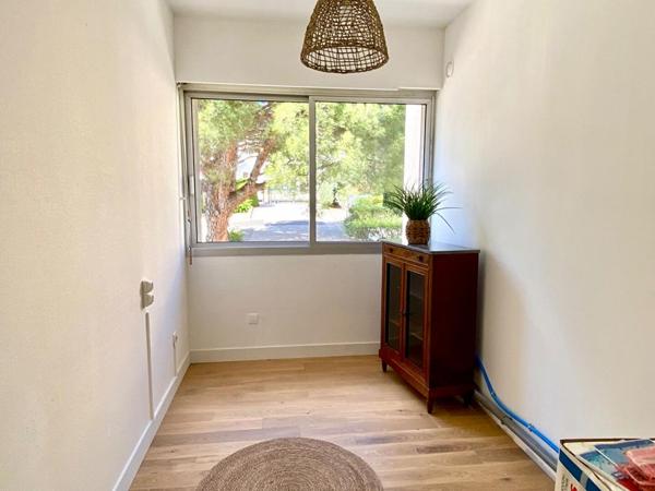 Appartement Bandol type 2 vue mer , parking et cave