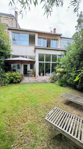 BORDEAUX HOTEL PARTICULIER 320M² JARDIN 80 m²