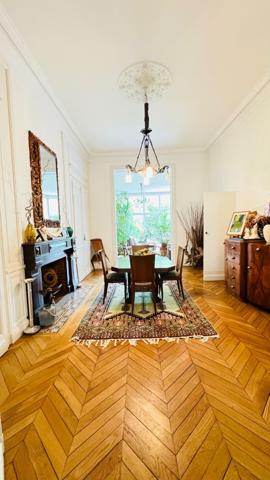 BORDEAUX HOTEL PARTICULIER 320M² JARDIN 80 m²