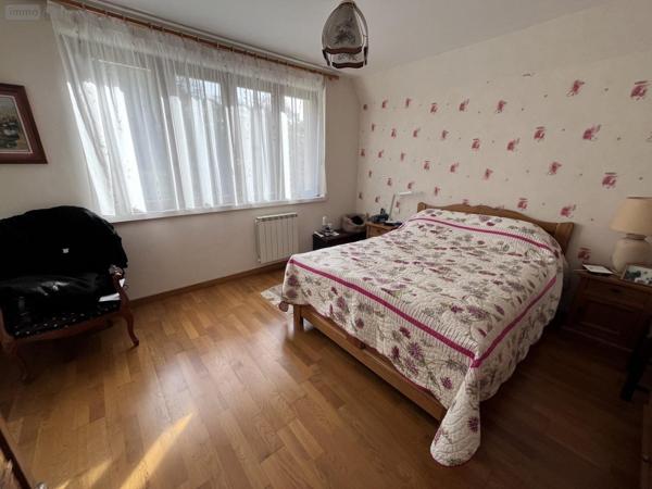 Maison individuelle à vendre à Ydes dans le Cantal (15210), ref : 93T-15029