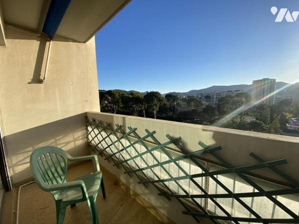 Appartement T3/4, 83 m², 3 balcons, une cave.