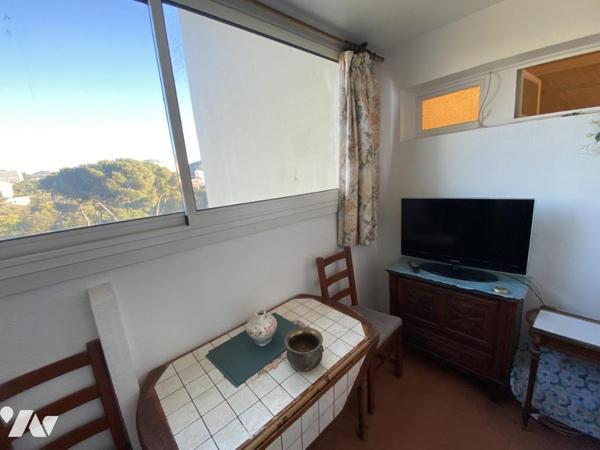 Appartement T3/4, 83 m², 3 balcons, une cave.