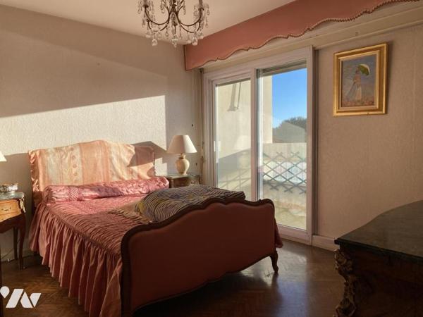 Appartement T3/4, 83 m², 3 balcons, une cave.