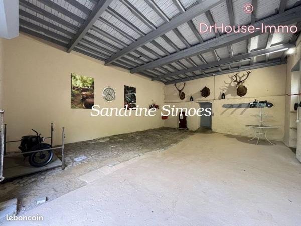 Immeuble à vendre 10 pièces de 242 m²